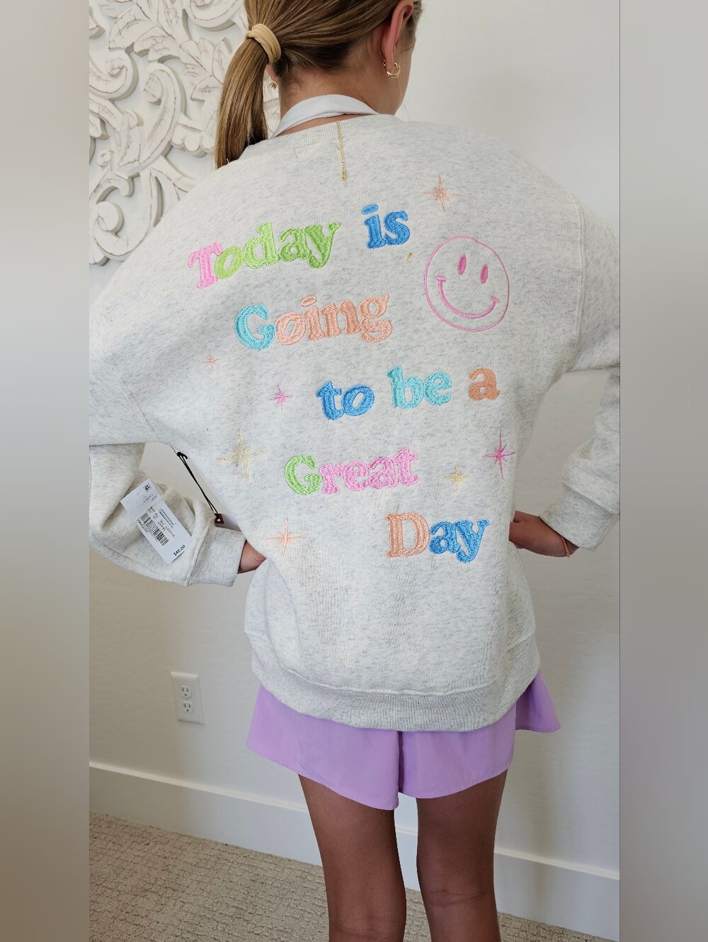 Originality Embroidered Smiley Words Grey Pullover Soft Girl's Sz Med Lrg XL